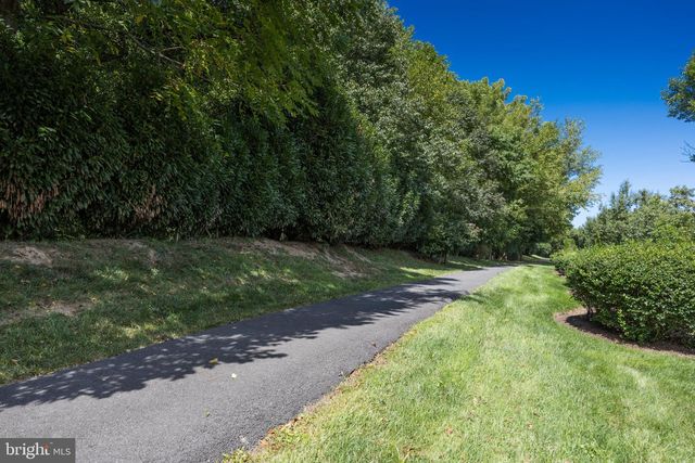 240 W RED LION DR W, Bear, DE 19701