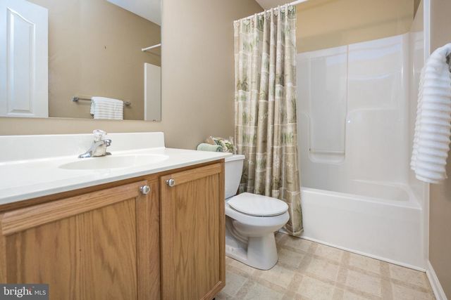 240 W RED LION DR W, Bear, DE 19701