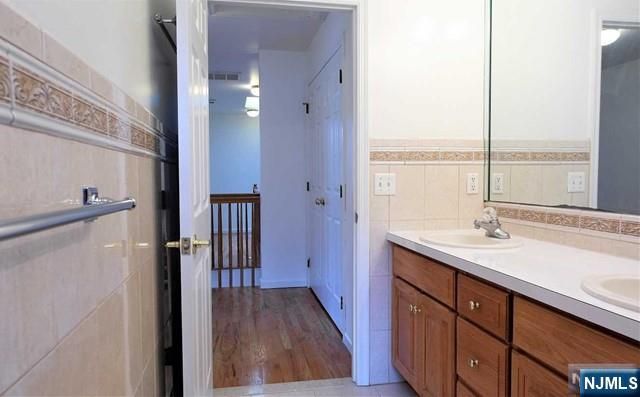 330 Lincoln Avenue, Fort Lee, NJ 07024
