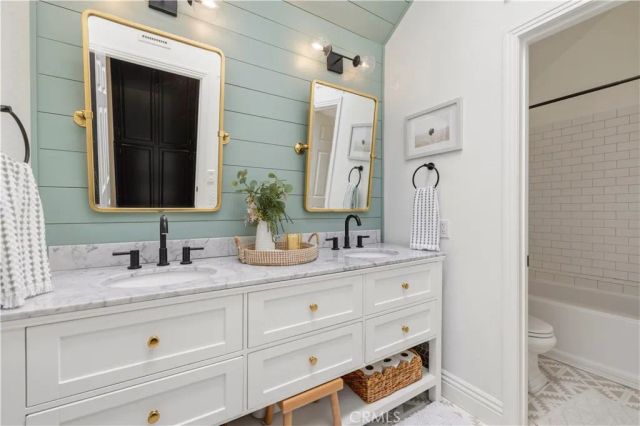 24468 Stonechat Court, Valencia, CA 91355