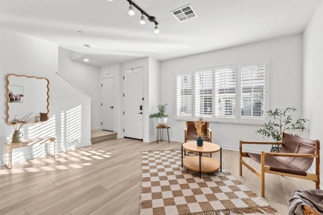 323 SEEDLING WAY, Fallbrook, CA 92028