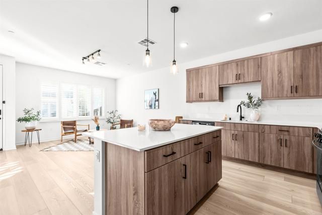 323 SEEDLING WAY, Fallbrook, CA 92028