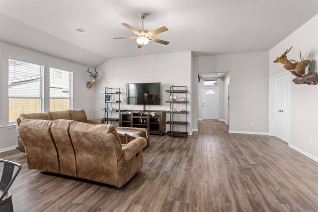 503 Turtle Dove Drive, Sealy, TX 77474