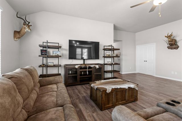 503 Turtle Dove Drive, Sealy, TX 77474