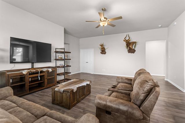 503 Turtle Dove Drive, Sealy, TX 77474