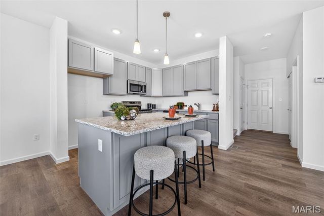 202 Marais Temps Clair Way, St Charles, MO 63301