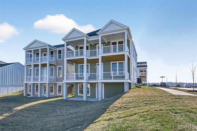 202 Marais Temps Clair Way, St Charles, MO 63301