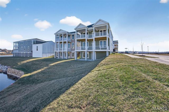 202 Marais Temps Clair Way, St Charles, MO 63301