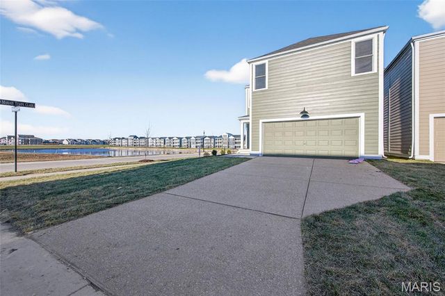 202 Marais Temps Clair Way, St Charles, MO 63301
