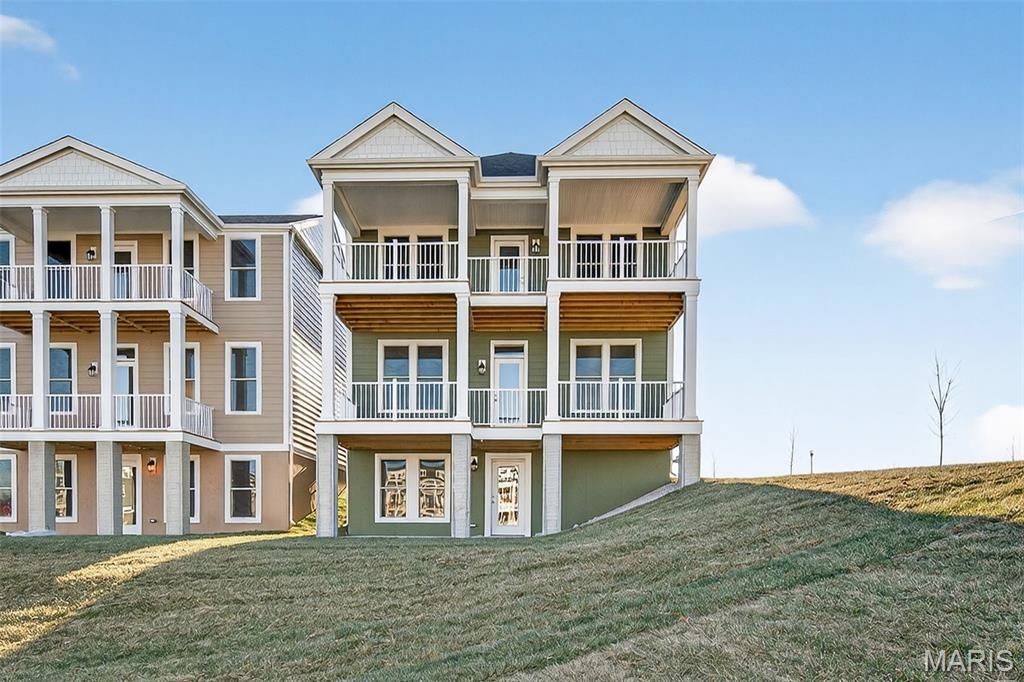 202 Marais Temps Clair Way, St Charles, MO 63301