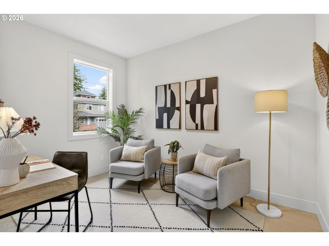 7602 Se CARLTON St A, Portland, OR 97206