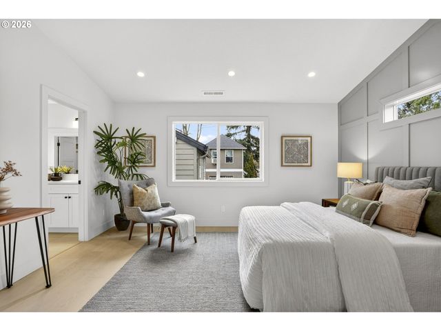 7602 Se CARLTON St A, Portland, OR 97206