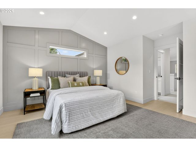 7602 Se CARLTON St A, Portland, OR 97206