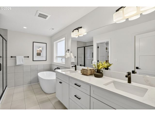 7602 Se CARLTON St A, Portland, OR 97206