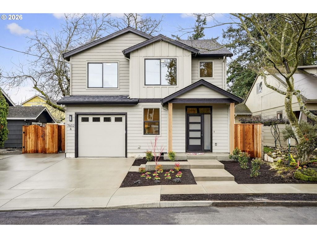 7602 Se CARLTON St A, Portland, OR 97206