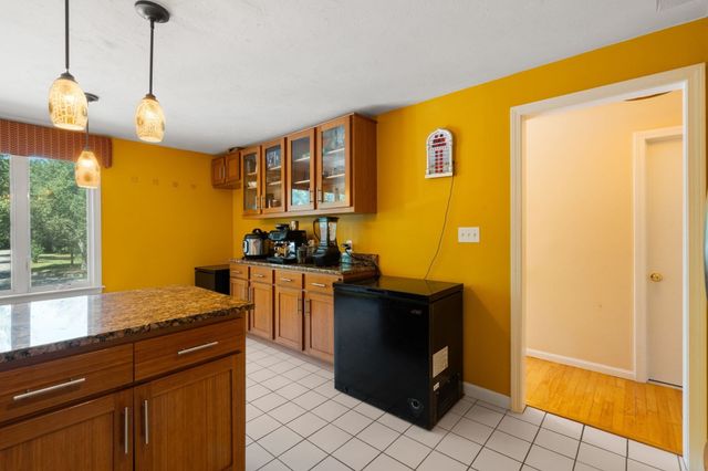 304 Erin Rd 304, Stoughton, MA 02072
