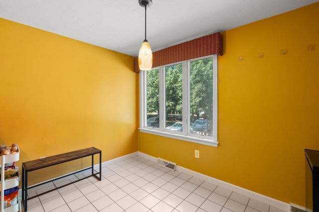 304 Erin Rd 304, Stoughton, MA 02072