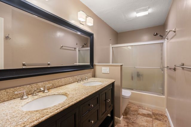 304 Erin Rd 304, Stoughton, MA 02072