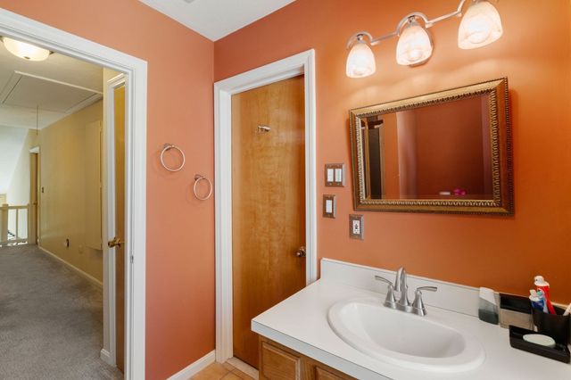 304 Erin Rd 304, Stoughton, MA 02072