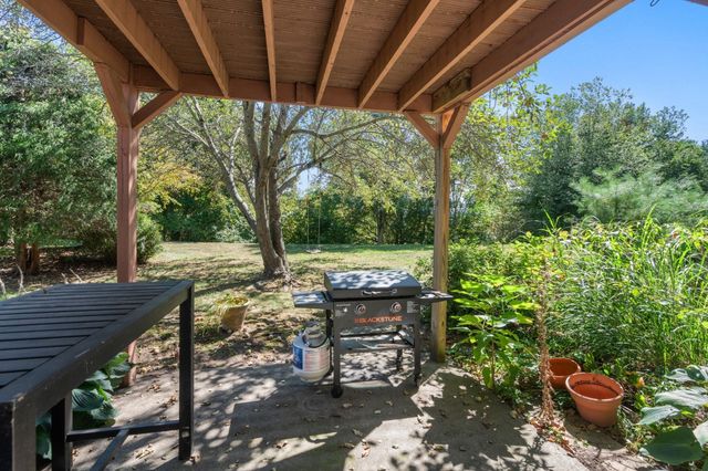 304 Erin Rd 304, Stoughton, MA 02072