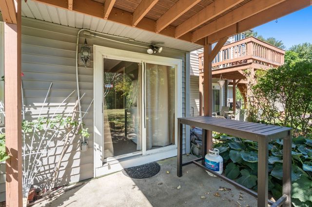 304 Erin Rd 304, Stoughton, MA 02072