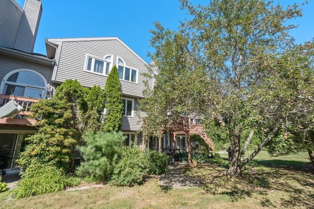 304 Erin Rd 304, Stoughton, MA 02072