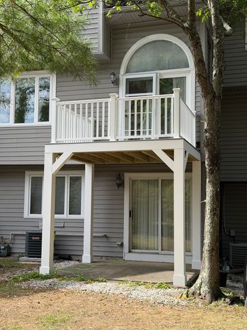 304 Erin Rd 304, Stoughton, MA 02072