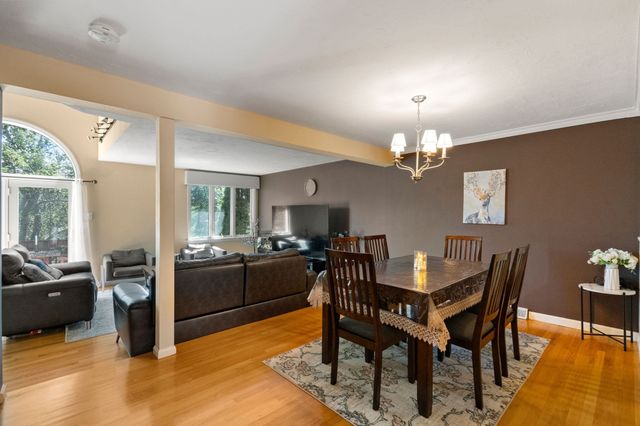 304 Erin Rd 304, Stoughton, MA 02072
