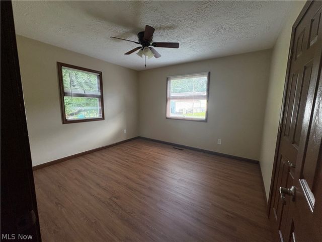 4237 Fairfield School Road, Leetonia, OH 44431