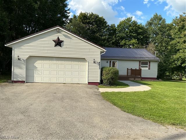4237 Fairfield School Road, Leetonia, OH 44431