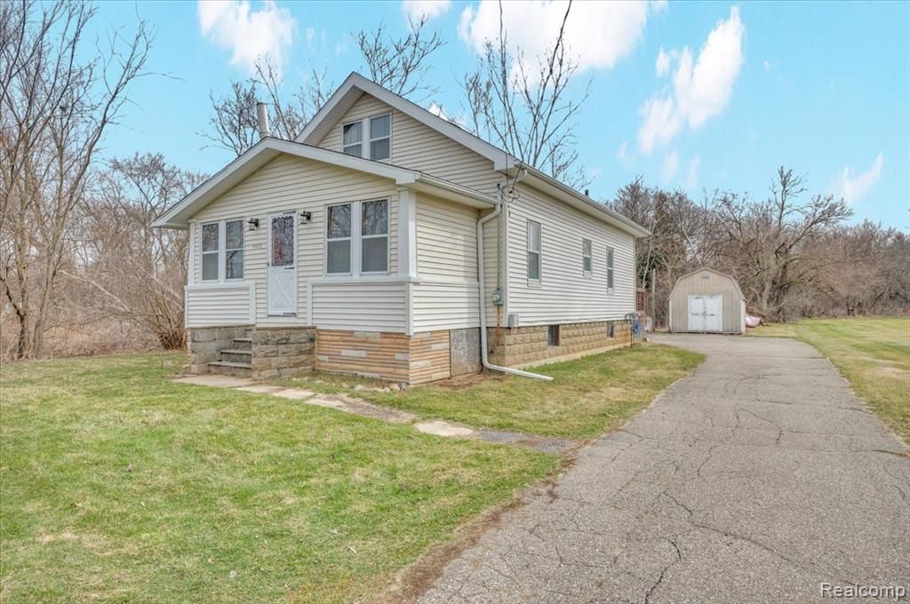 3424 N Irish Road, Davison, MI 48423