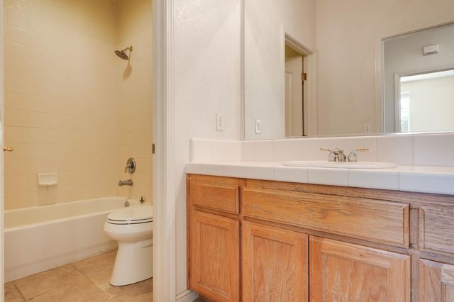 15051 Amberley Ln, Grass Valley, CA 95949