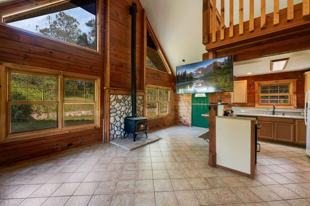 15051 Amberley Ln, Grass Valley, CA 95949