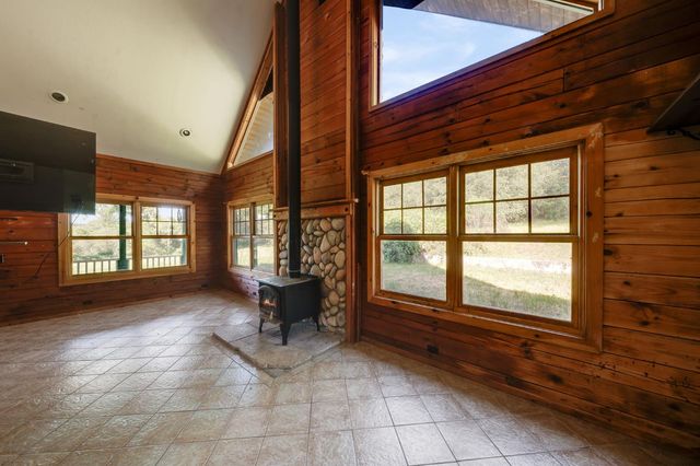 15051 Amberley Ln, Grass Valley, CA 95949