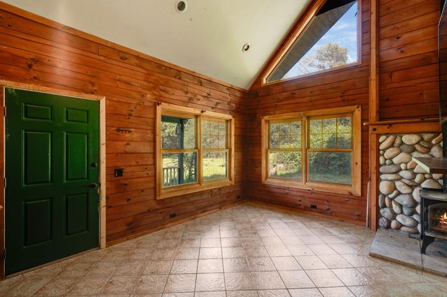 15051 Amberley Ln, Grass Valley, CA 95949