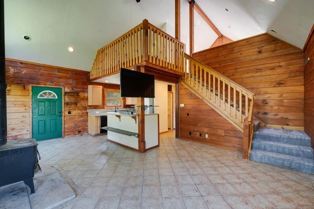 15051 Amberley Ln, Grass Valley, CA 95949
