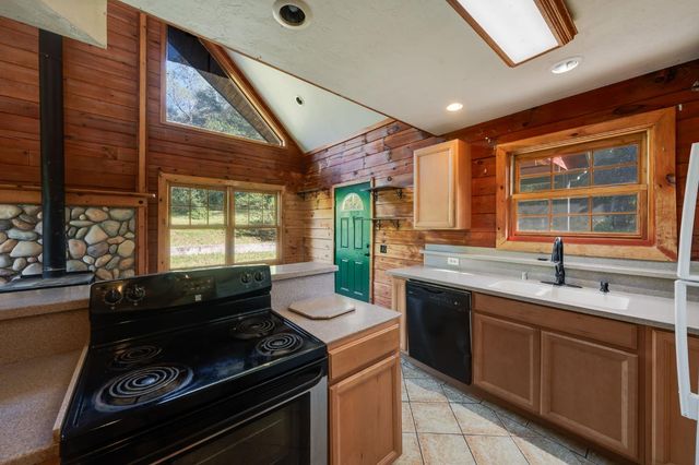 15051 Amberley Ln, Grass Valley, CA 95949