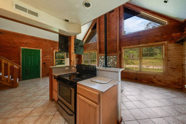 15051 Amberley Ln, Grass Valley, CA 95949