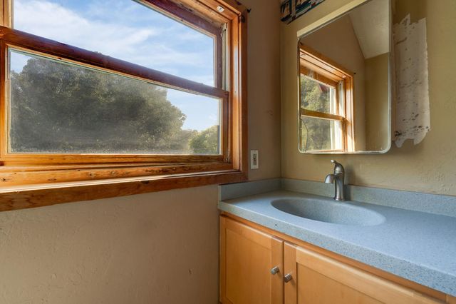 15051 Amberley Ln, Grass Valley, CA 95949