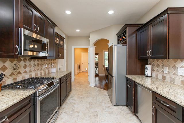 408 Wind Drift Court, Pittsboro, IN 46167