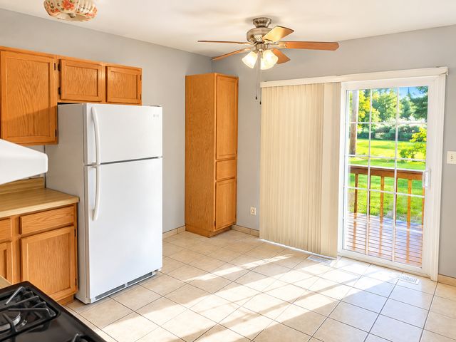 423 W Hawthorne Drive, Round Lake Beach, IL 60073