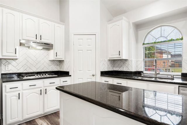 1534 Vista Ridge Drive, Forney, TX 75126