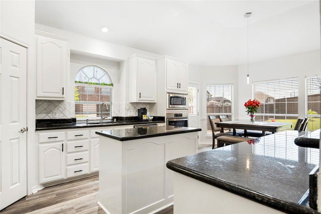1534 Vista Ridge Drive, Forney, TX 75126