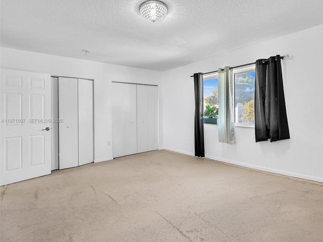 21 SE 3rd Ave, Hallandale Beach, FL 33009