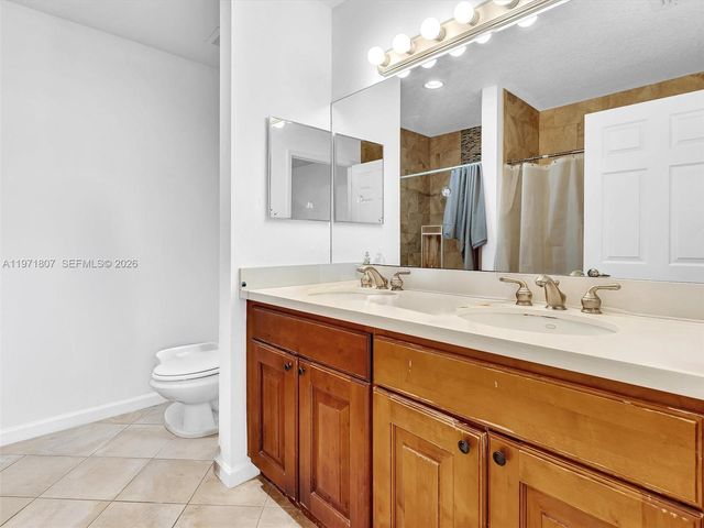 21 SE 3rd Ave, Hallandale Beach, FL 33009