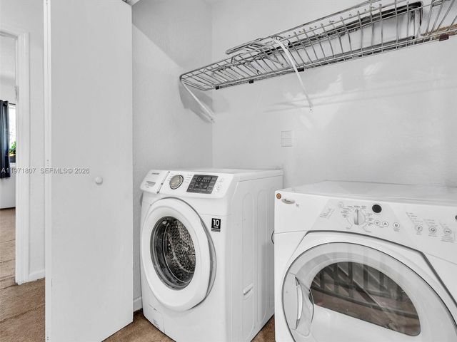 21 SE 3rd Ave, Hallandale Beach, FL 33009