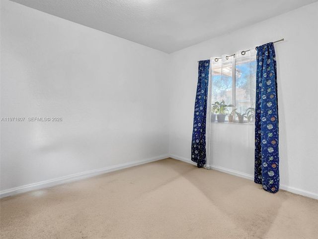 21 SE 3rd Ave, Hallandale Beach, FL 33009