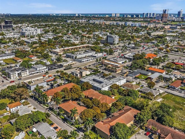 21 SE 3rd Ave, Hallandale Beach, FL 33009