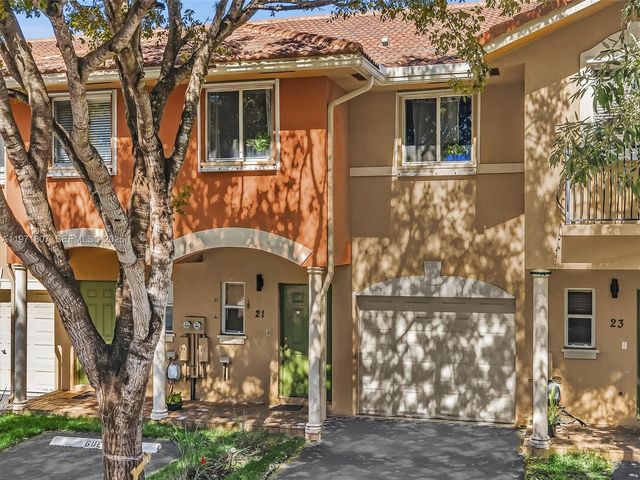 21 SE 3rd Ave, Hallandale Beach, FL 33009
