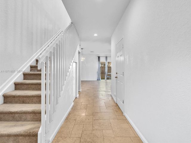 21 SE 3rd Ave, Hallandale Beach, FL 33009